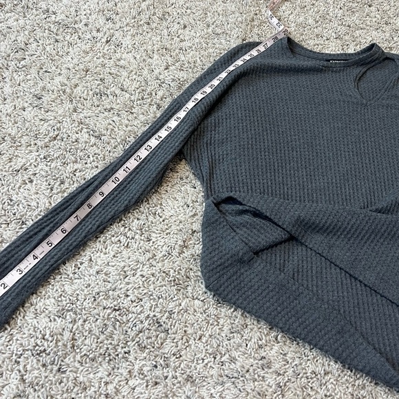 NEW Express Waffle Knit Scoop Neck Long Sleeve Pullover Top Gray high low M - Picture 6 of 8